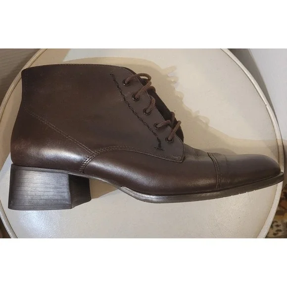 Easy Spirit Brown Leather Pixie Lace up Booties with block heels SZ 8.5 - Picture 5 of 9